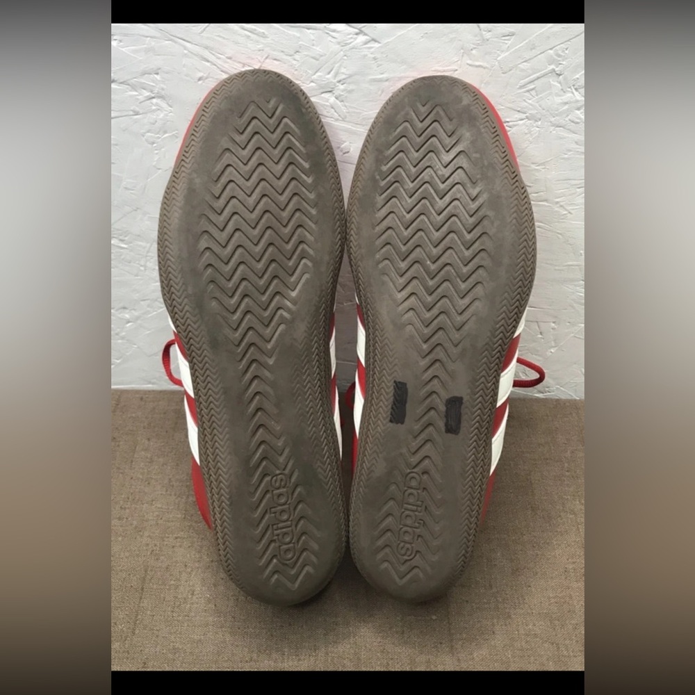 Excellent Adidas Grand Court Lo Women's 8.5 Sneakers Red Leather & White Stripes - Picture 2 of 12
